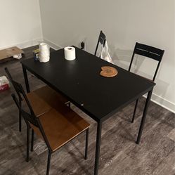 Table + chair