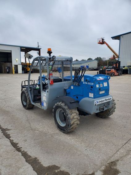 Genie 5519 Reach Forklift 