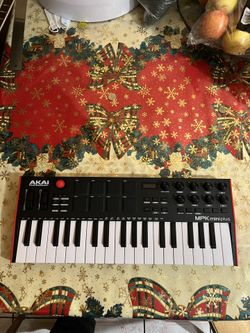 Akai Mini Plus Pro