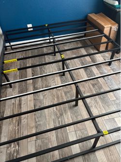 Queen bed frame - Available!