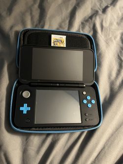 2Ds XL Mariokart Edition+ Games and accessories