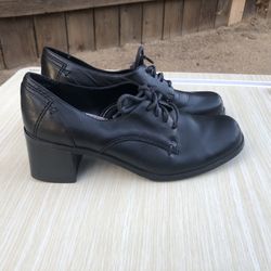 Women’s Black Oxford Style Shoes