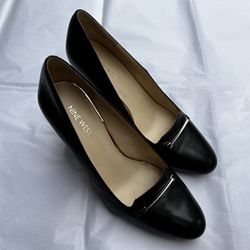 Nine West - Black Heels (Classic Nines) - 8.5