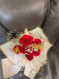 Red Rose Bouquet with Baby's Breath