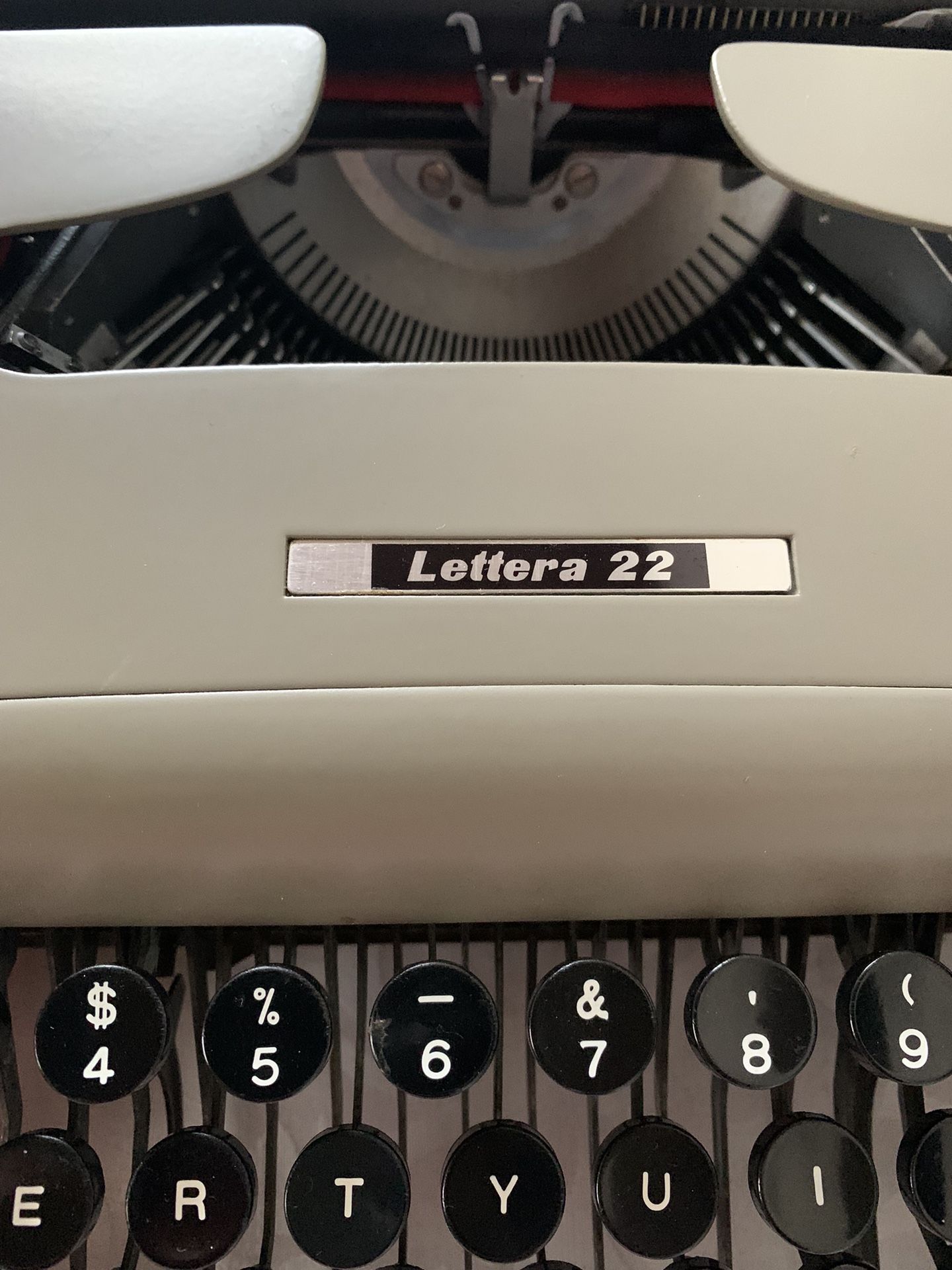 Vintage Typewriter (Lettera 22)
