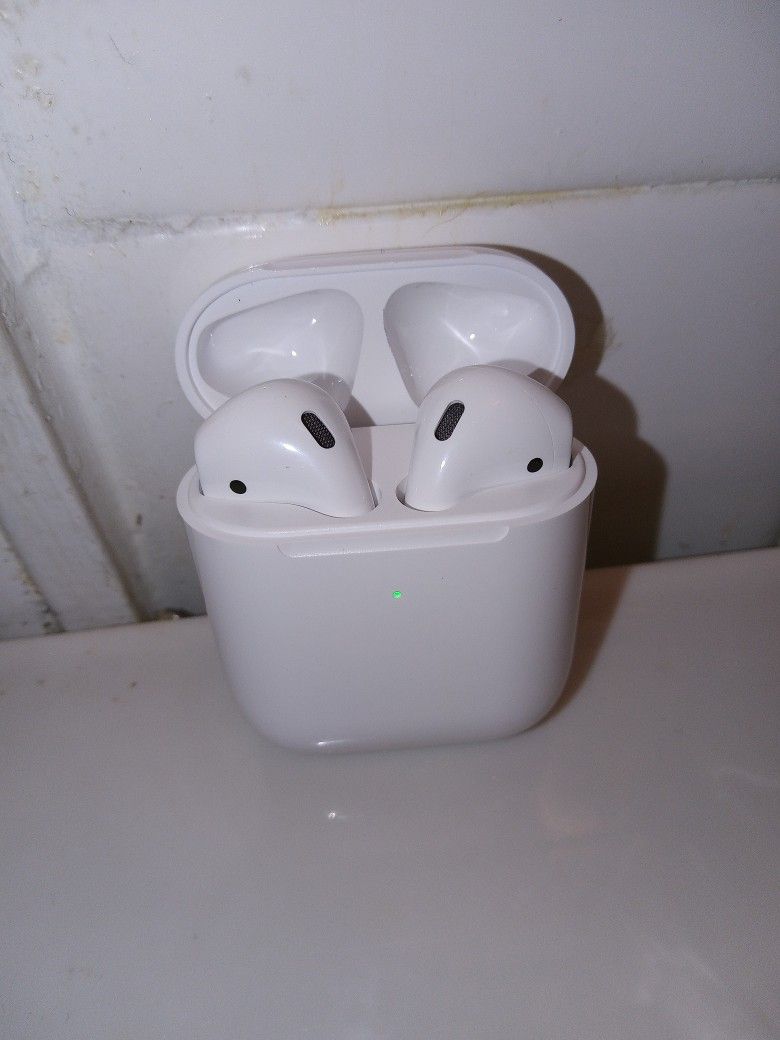 Apple AirPods 2nd Generation iPhone Wireless Bluetooth Earbuds
