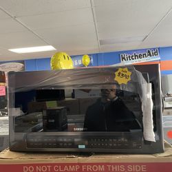 BLACK STAINLESS STEEL SAMSUNG MICROWAVE 