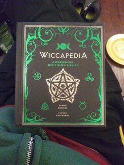 Wicca Wiccapedia Book