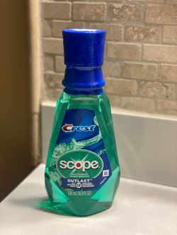 Crest scope mouth wash.