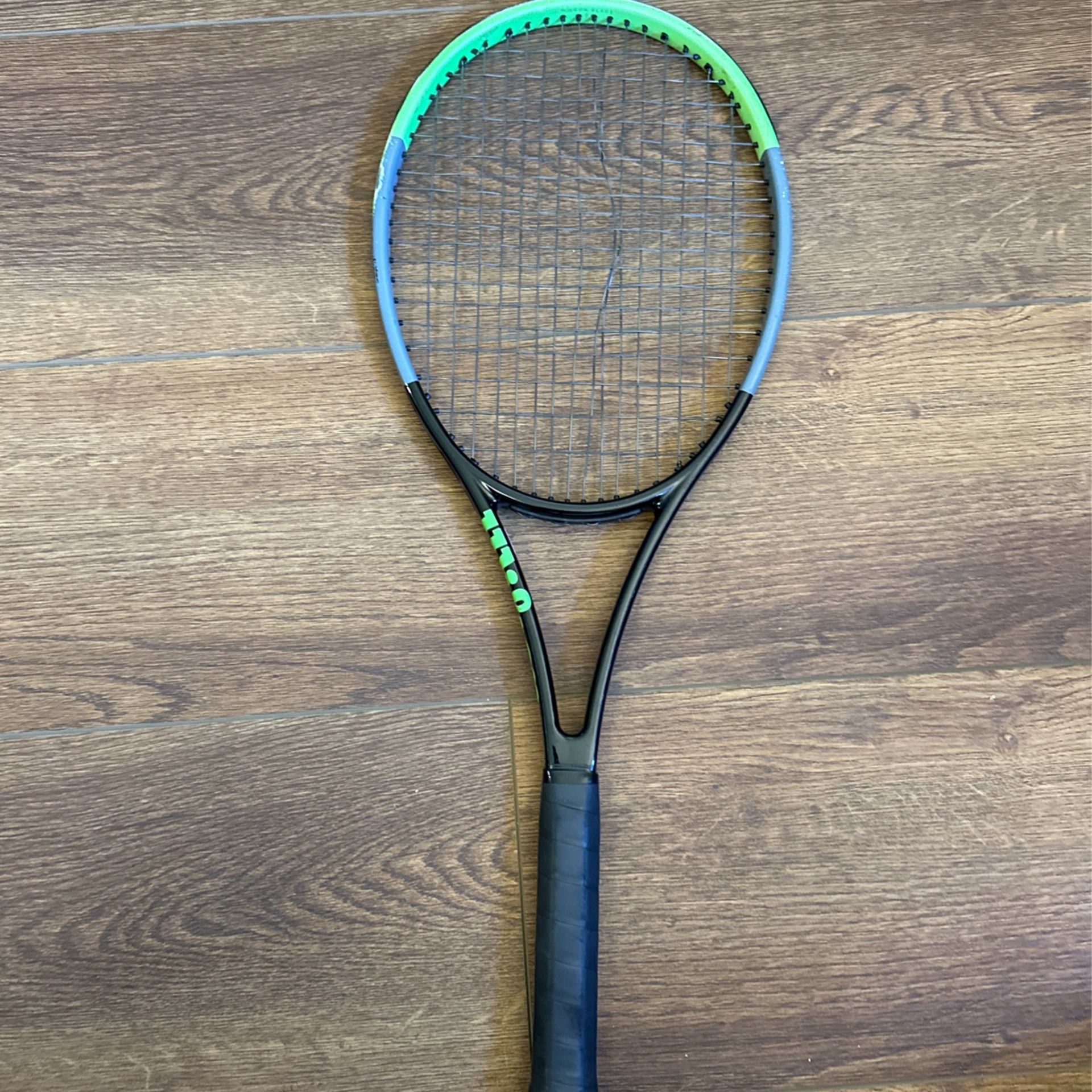 Wilson Blade Pro 16x19 Grip size 4 3/8