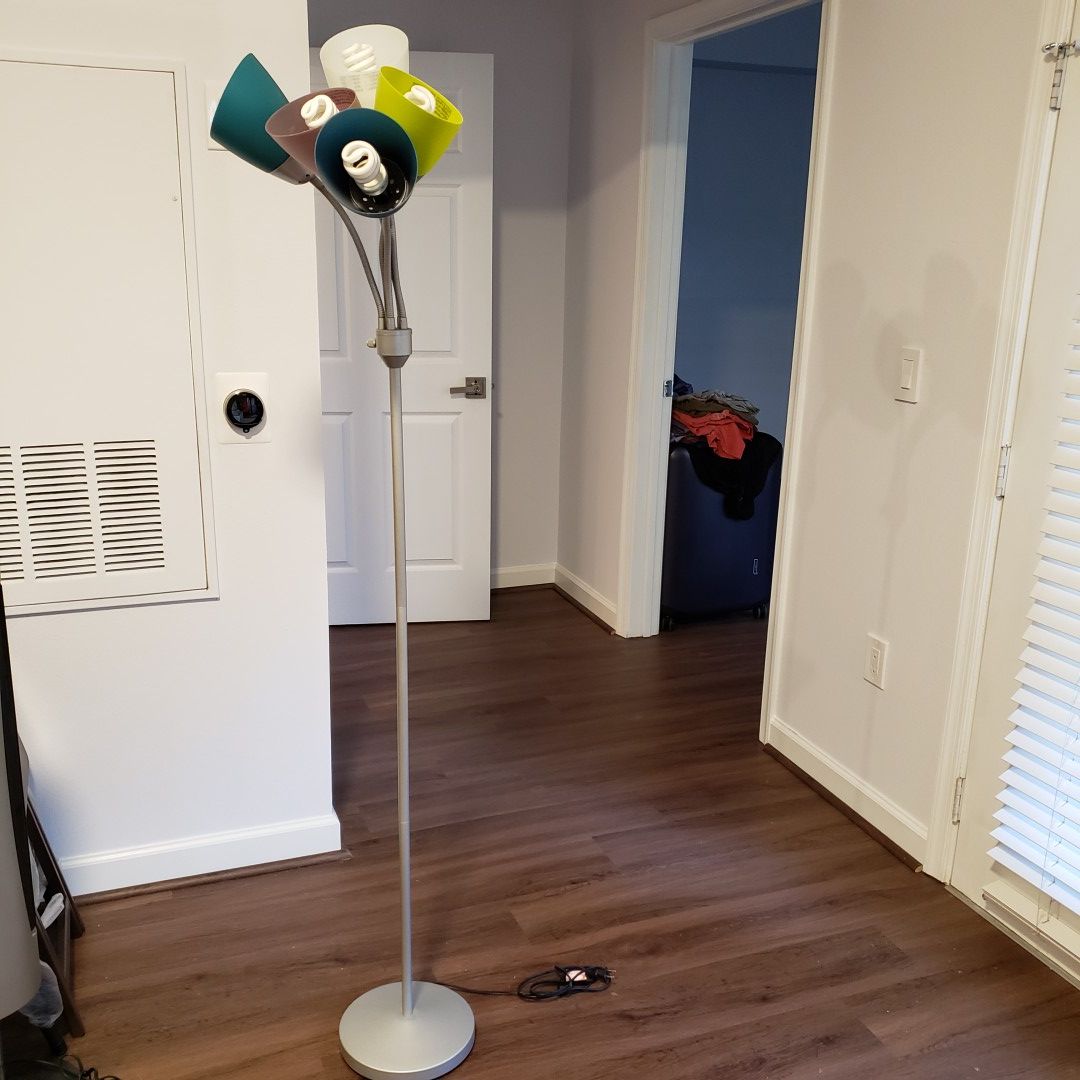 Floor lamp