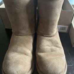 UGG Unisex-Child Classic II Size 3