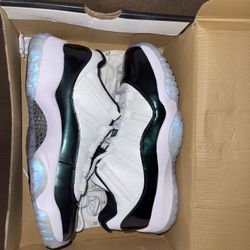 JORDAN 11