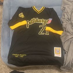 Pittsburgh baseball jersey 