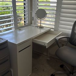 White Desk
