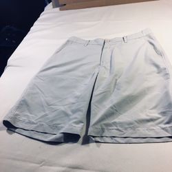 Men’s Quiksilver shorts size 33 waist