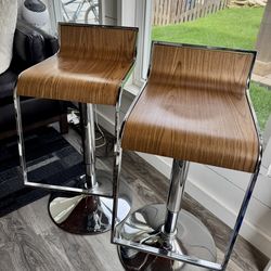 Pair of metal/wood Barstool- brown color - adjustable height