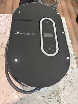Porsche Universal Charger (DUC)
