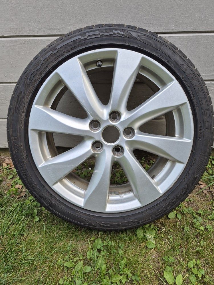 215/45ZR18 Tire and Aluminum Rim