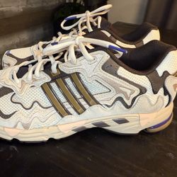 Size 10 - adidas Bad Bunny x Response CL Paso Fino