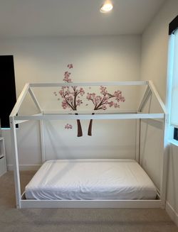 Toddler - White Wood House Frame Floor Bed