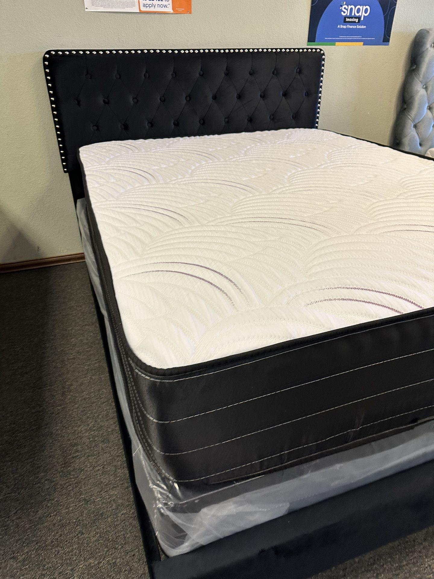 NEW EZRA BLACK BED WITH MATTRESS AND BOXSPRING INCLUDING FREE DELIVERY AVAILABLE IN QUEEN AND KING SIZE