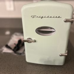Small Frigidaire Car, Counter, Desk Or Gym Fridge 