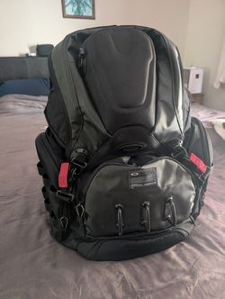 Oakley Kitchen Sink Backpack Black 34L Tactical Field Gear 20-S1242-B