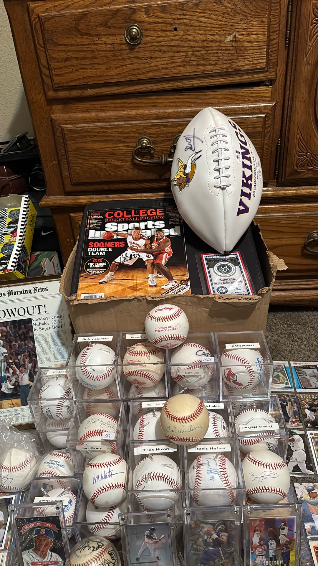 Need My Cool Stuff Gone And Money For Vacation!! sports cards