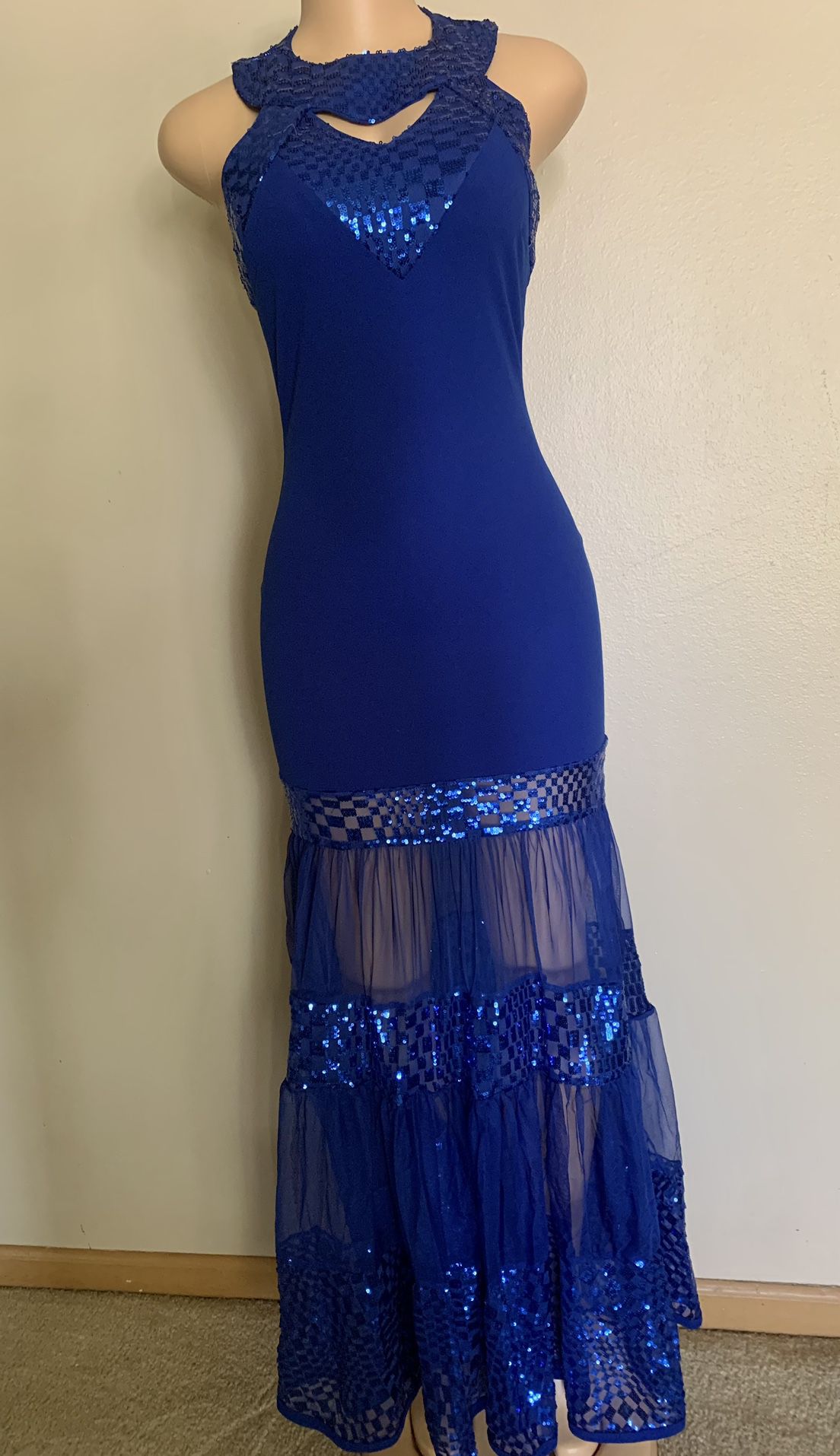 Vestido Largo En Lentejuela  , Disponible En Color Azul Y Oscuro Talla S