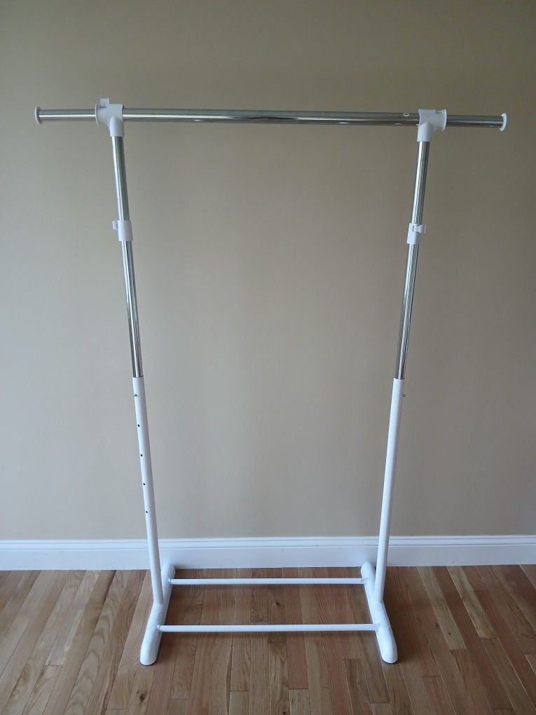 Adjustable Clothing Rack