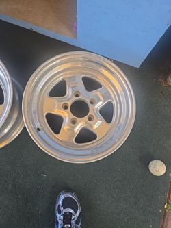 Weld Wheels 15x8 With New Tires 225/60/16 and cragers rims not rusted clean chrome