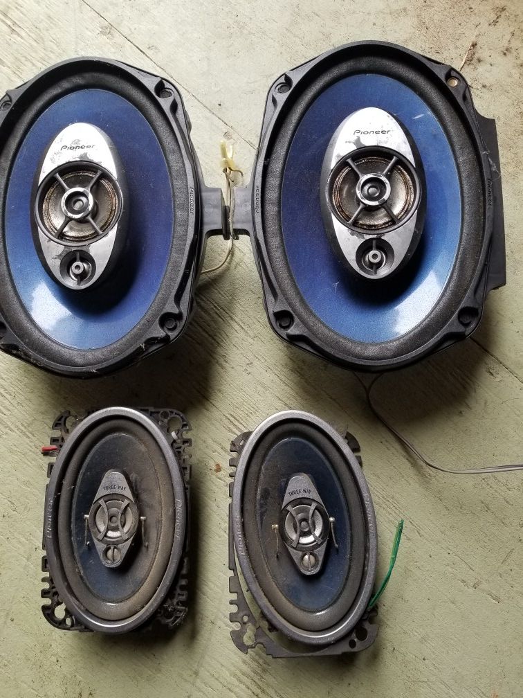 Pioneer speakers 4pcs