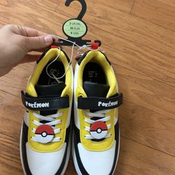 NWT Licensed Pokemon Pikachu Kids Sneakers Size 4