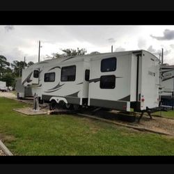 Fifth Wheel 2013 Palomino Sabre By Fores River