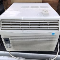 12,000 BTU air Conditioner 