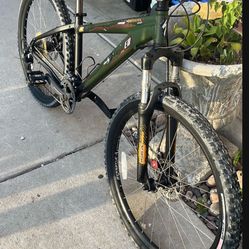 Specialized Hardrock Pro Mountain Bike
