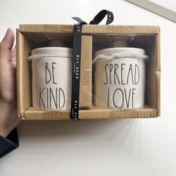 Rae Dunn Be Kind & Spread Love Canister 