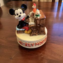 Vintage Disney Mickey Mouse Music Box. 