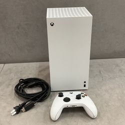 Xbox series SRX X  with chords and controller
