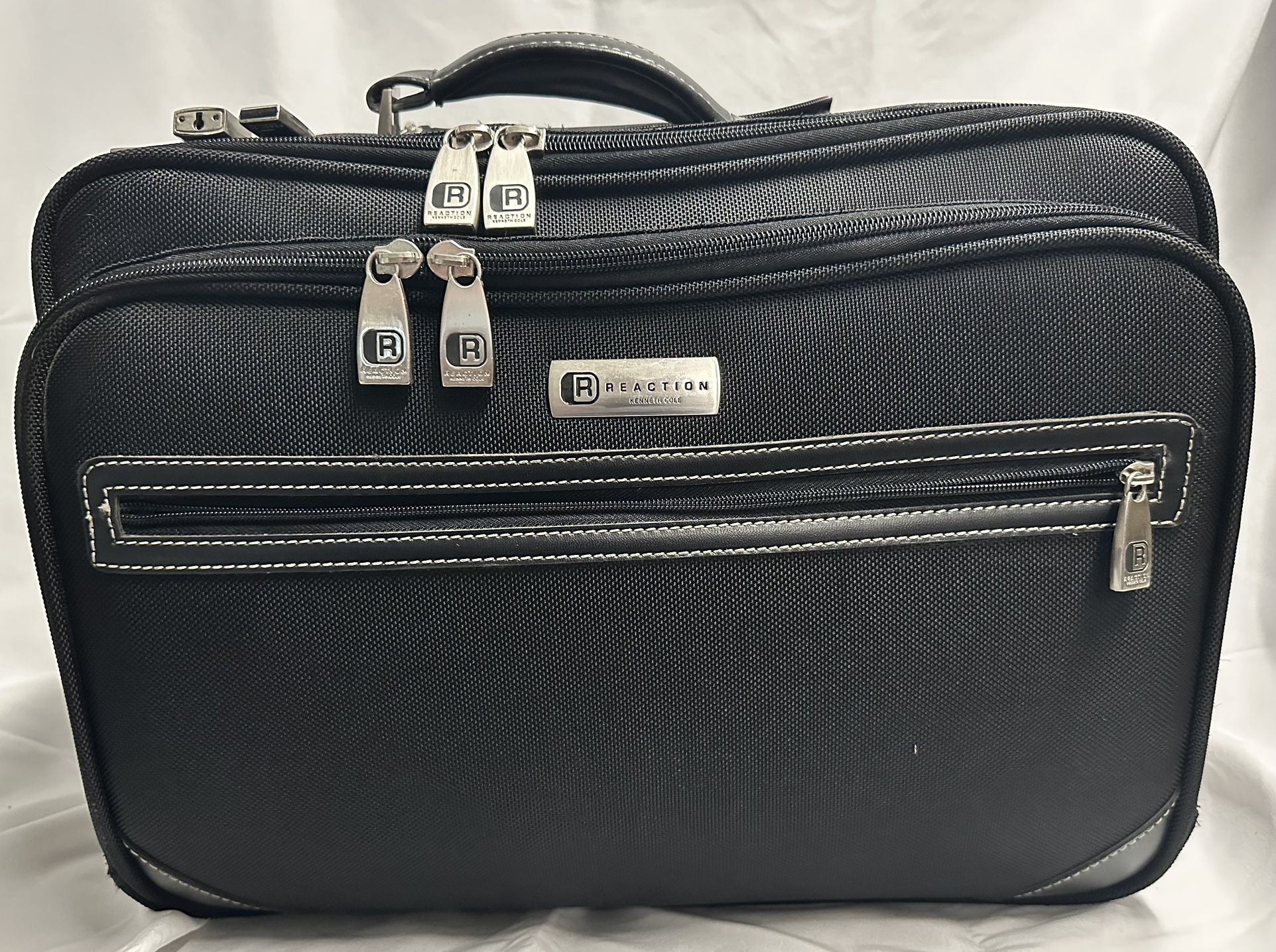 Laptop Bag With Wheels And Lots Of Storage