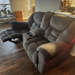 Manual Reclining Loveseat With Console
