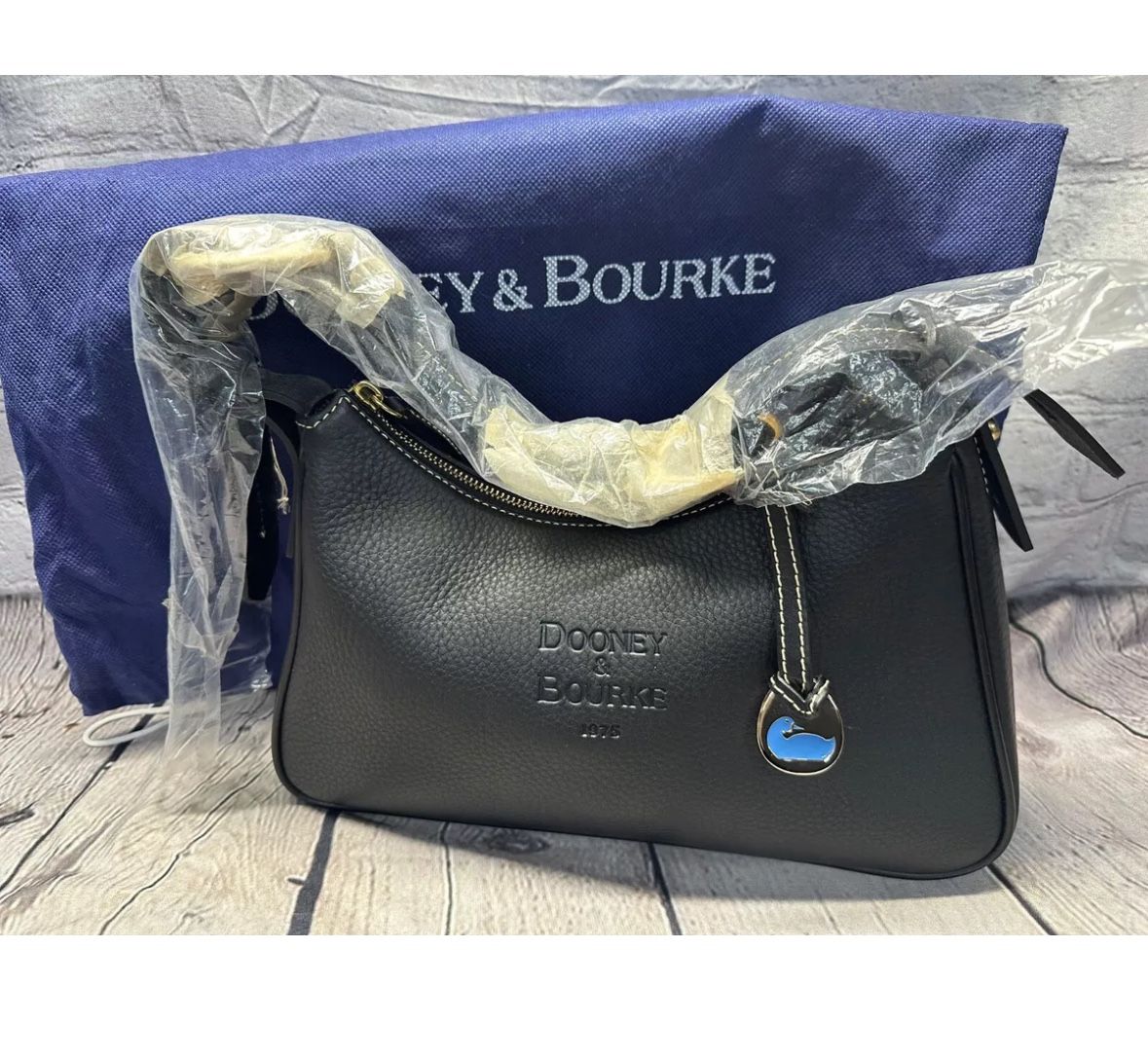 Dooney & Bourke Leather Purse Shoulder Crescent Handbag Pebble Grain Black Pocke