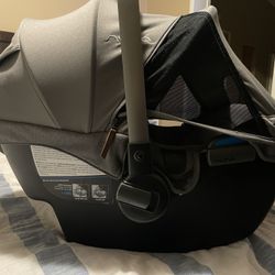 Nuna Pipa RX Car seat & Base