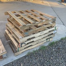PALLETS FREE FREE FREE