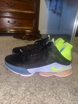Nike LeBron 19 Low
