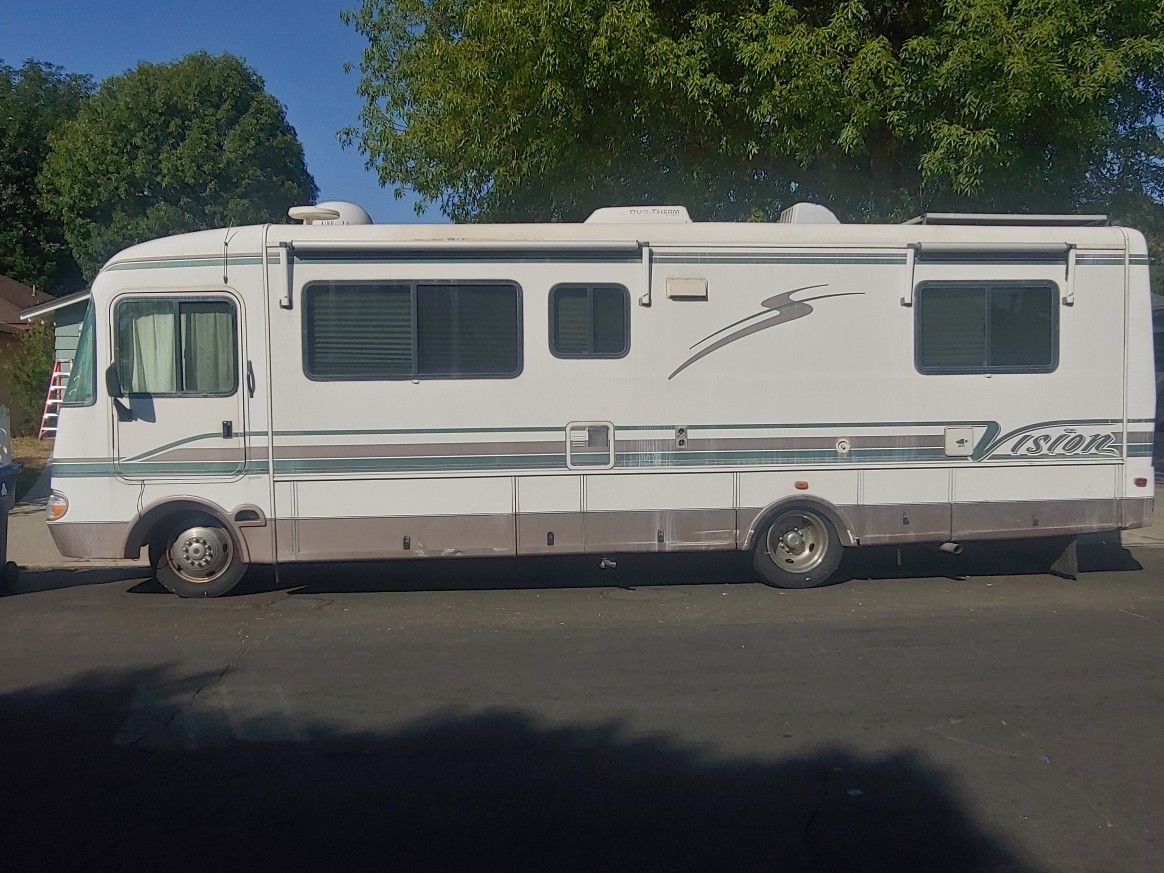 1998 REXHALL VISION RV WITH CHEVY CHASSIS - $9,000