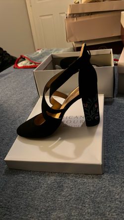 AMERICAN GLAMOUR BADGLEY MISCHKA SIZE 8 1/2 Heels