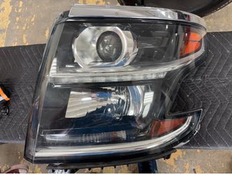 2015-20 TAHOE - SUBURBAN Left Headlight Drivers Side *HID*