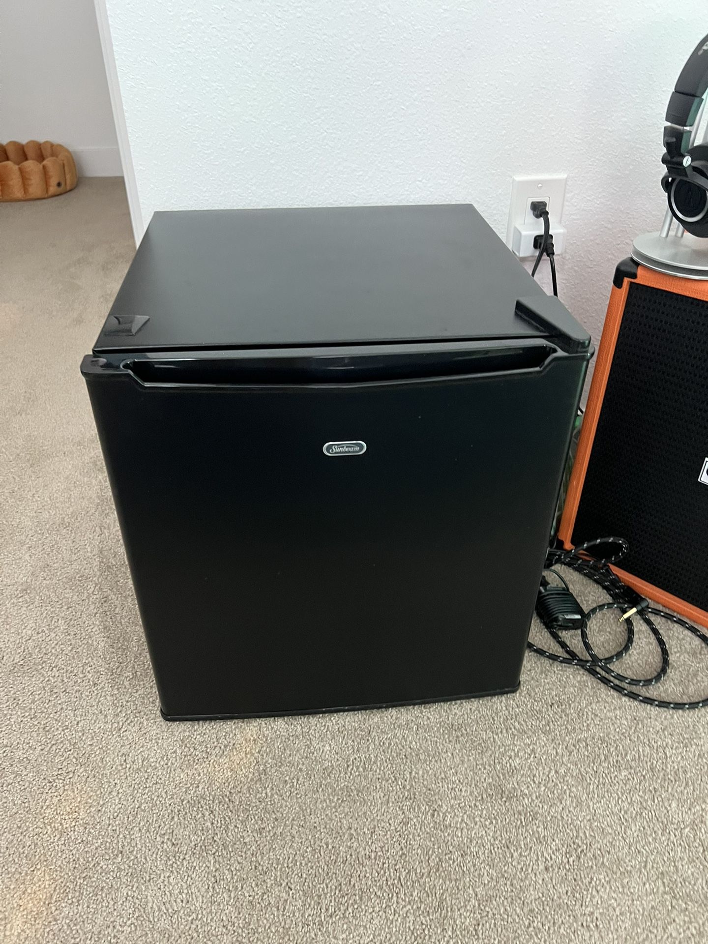Mini fridge 1.7 Cu Ft